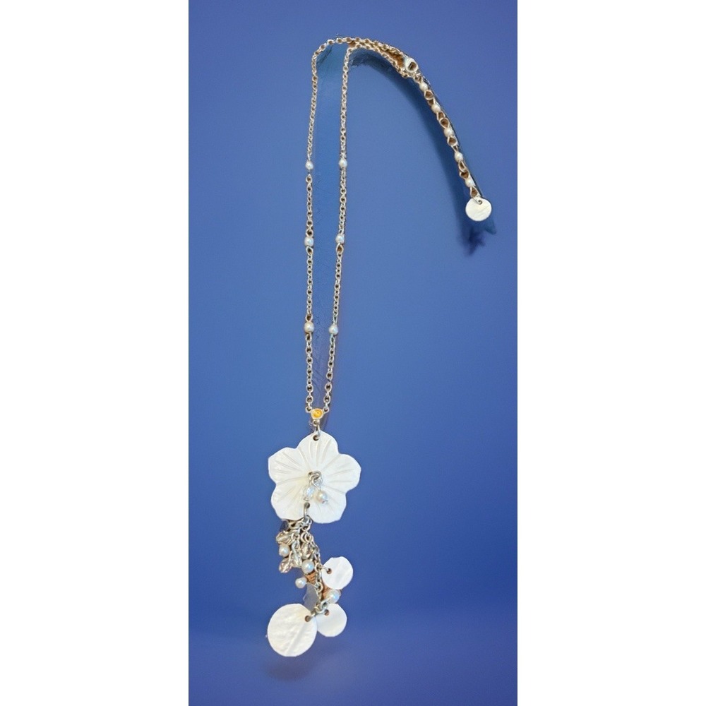 White Floral Shell-like Pendant Necklace Faux Pearl Silver Tone Dangle Costume